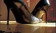 人皮高跟鞋在线观看,惊悚悬疑，高跟鞋下的惊悚秘密